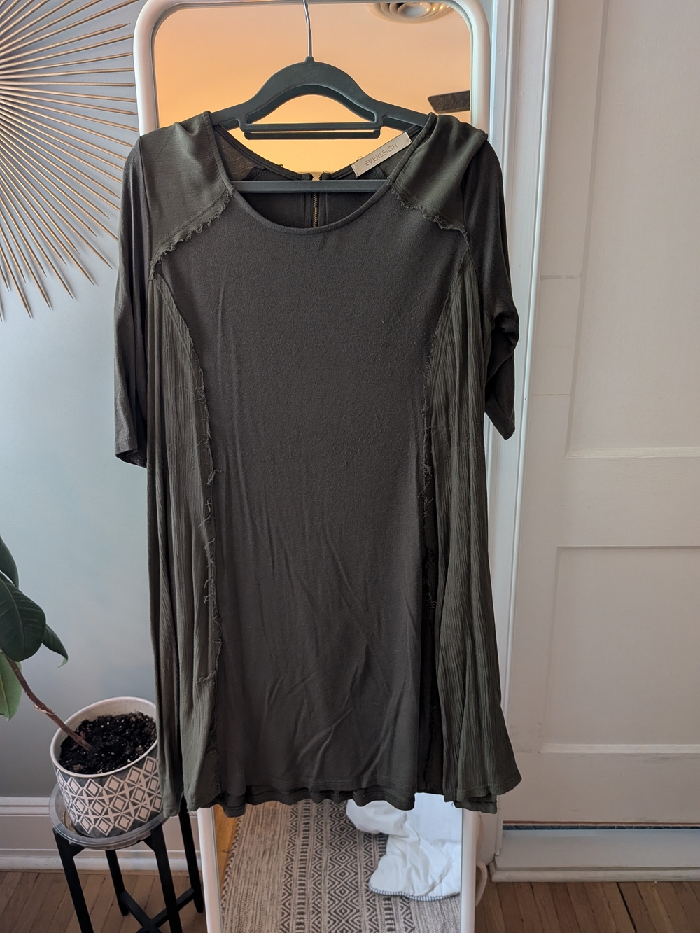 Everleigh – 3/4 length sleeve Olive Green Swing Dress Sz M